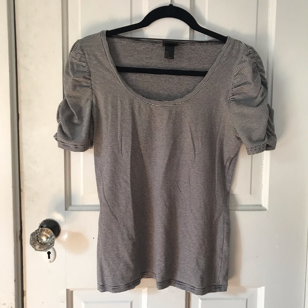 H&M striped black white short sleeve tee.